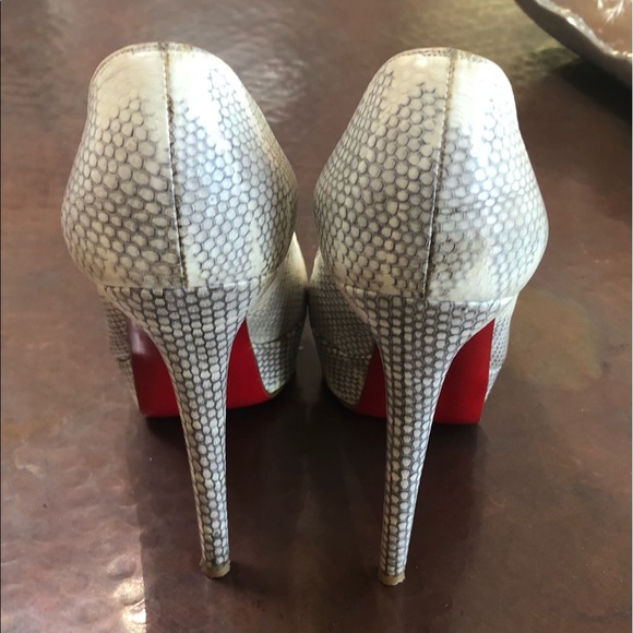Christian Louboutin Peep Toe Platform Pumps - Picture 5 of 8